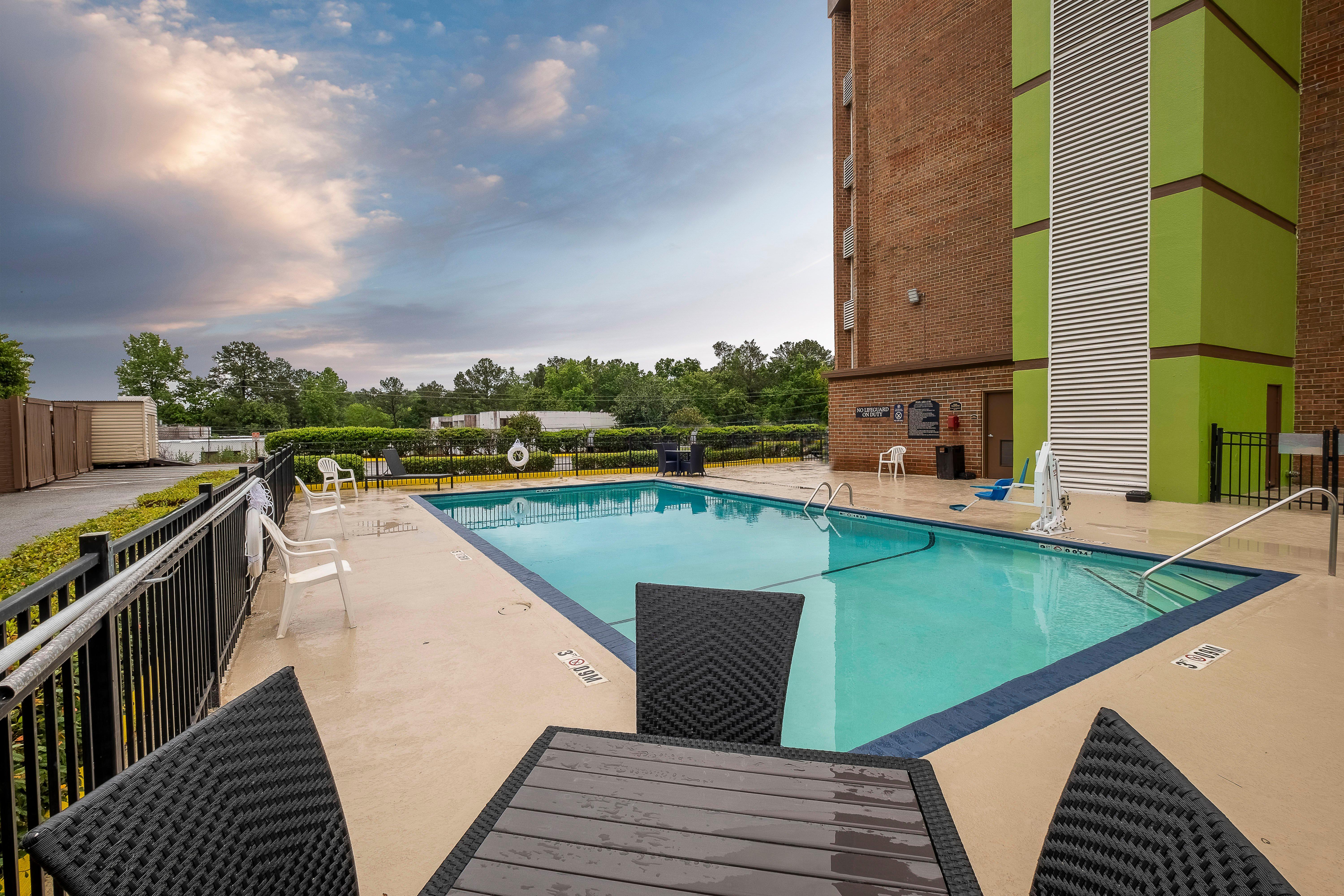 Red Roof Inn & Suites Macon Exteriér fotografie
