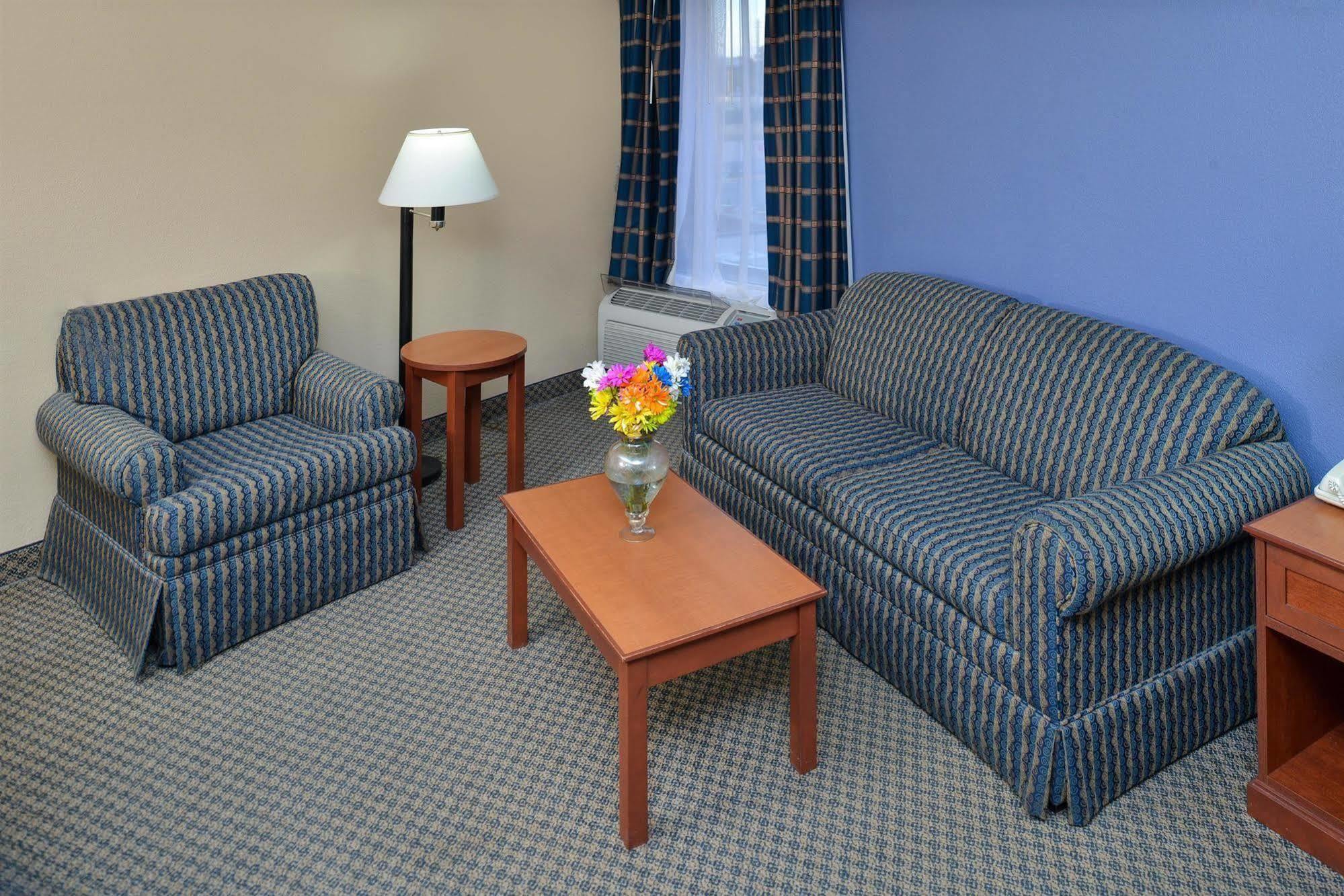Red Roof Inn & Suites Macon Exteriér fotografie