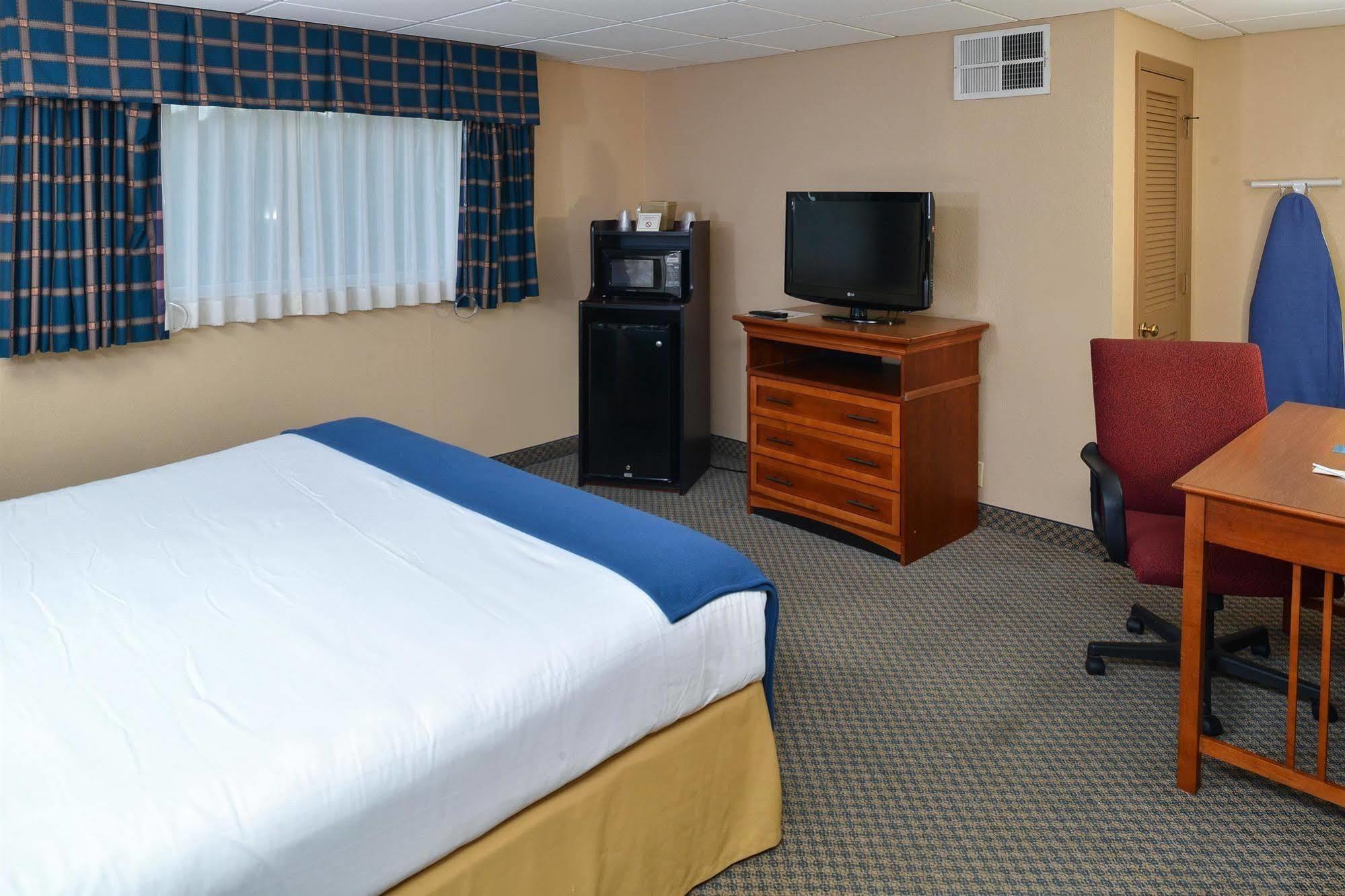 Red Roof Inn & Suites Macon Exteriér fotografie