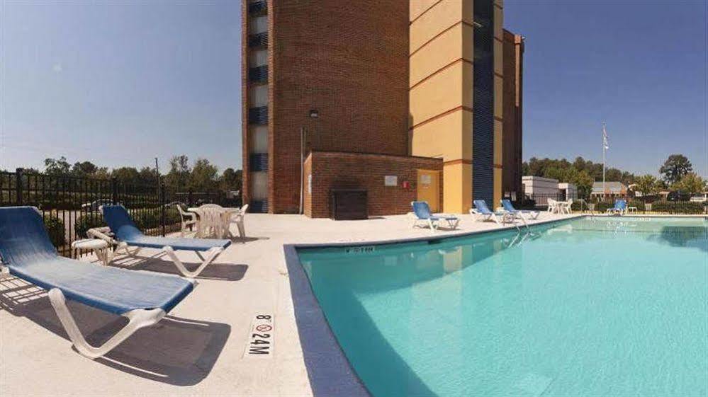 Red Roof Inn & Suites Macon Exteriér fotografie